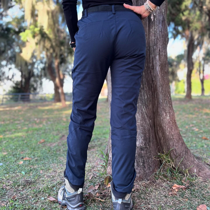 Pantaloni termici impermeabili, confecționați din material flexibil 