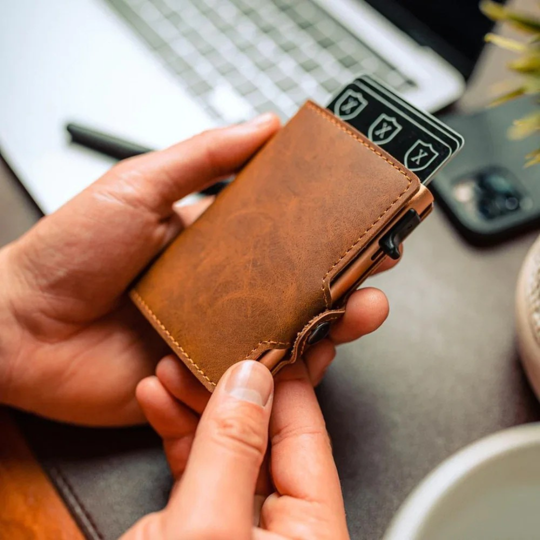 Geantă luxoasă cu protecție RFID și design compact