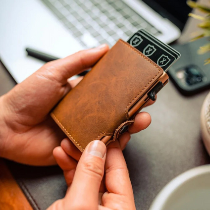 Geantă luxoasă cu protecție RFID și design compact